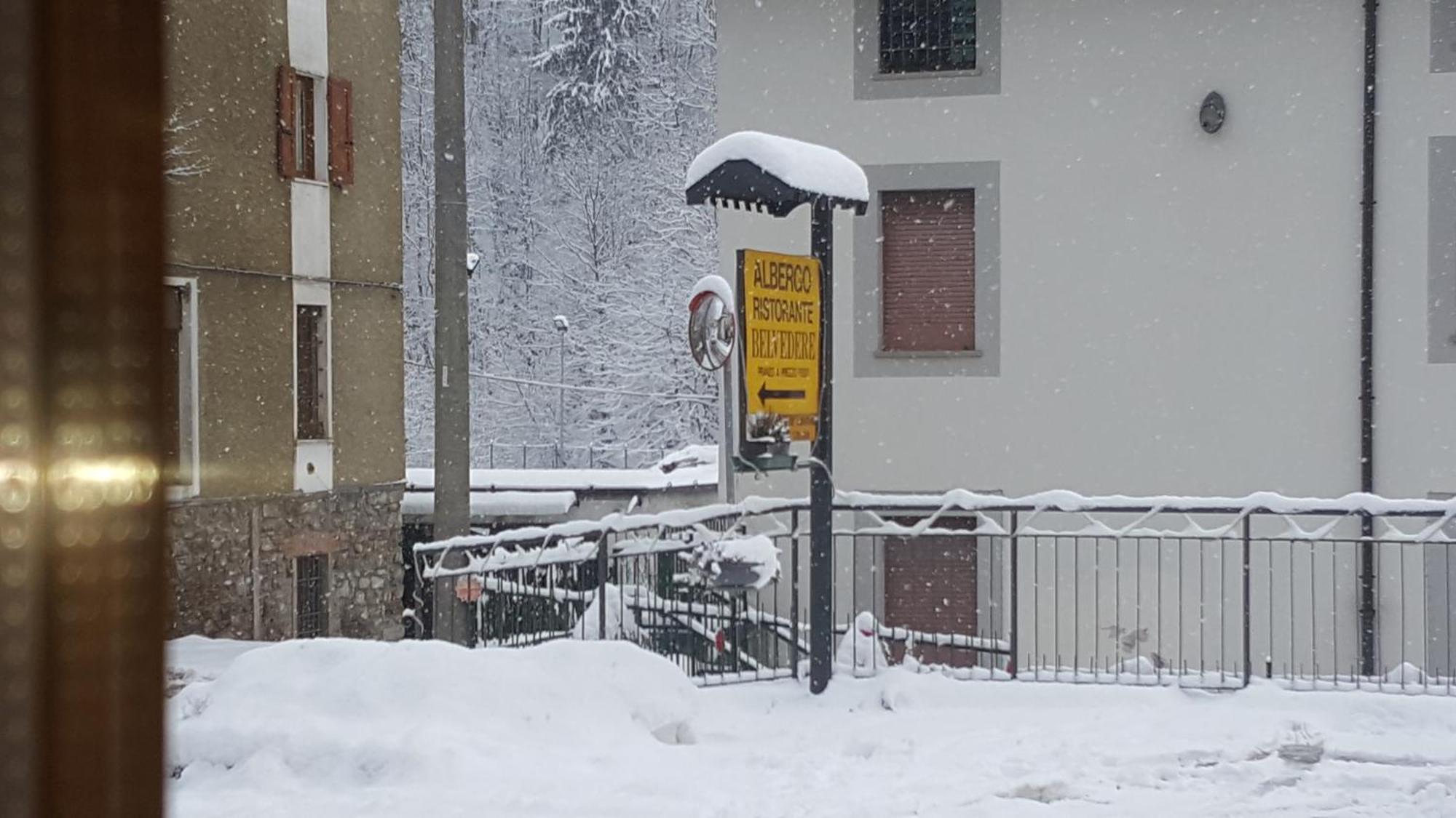Albergo Belvedere Collio Exterior photo